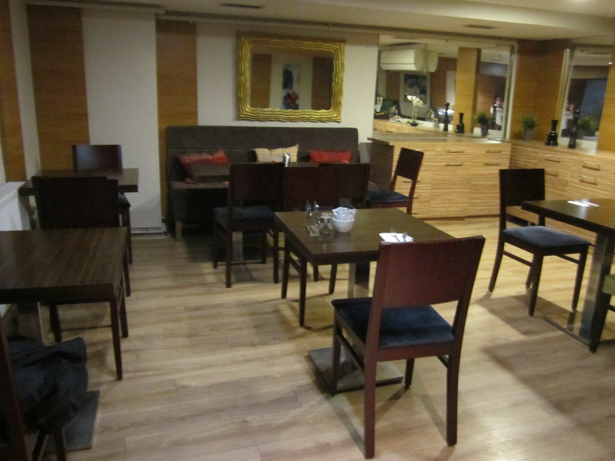 Derpa Hotel Istanbul Luaran gambar